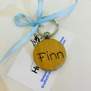 Sleutelhanger rond hout